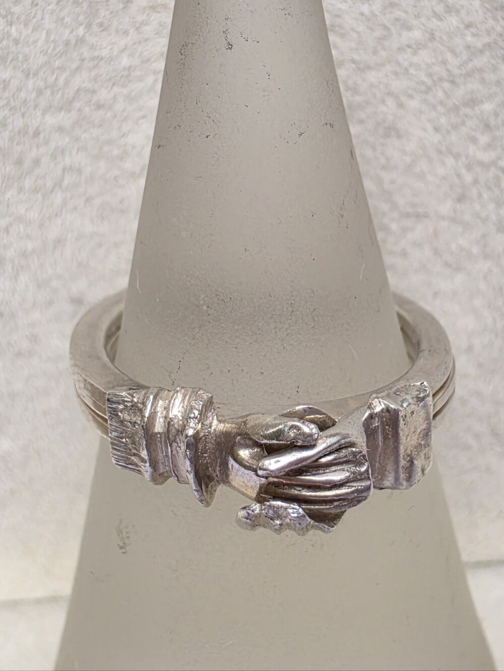 Vintage Silver Handshake Motif Claddagh Fede Ring • US Size 6 • 4.15g